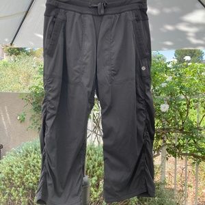 Lululemon Dance Studio Mid-Rise Crop Capris (Sz 6)